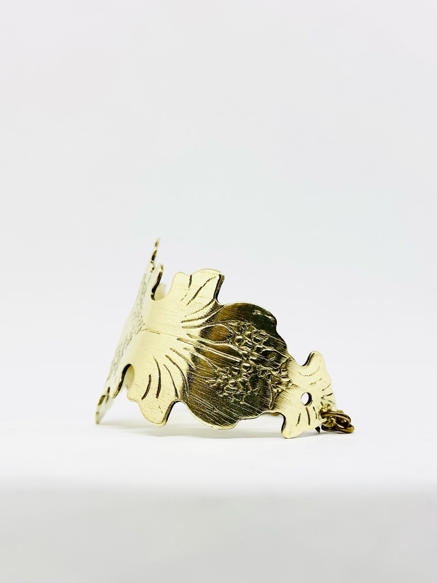 Bracciale SERRATURA OTTONE QUEEN LUCIDO, realizzato con un'antica serratura