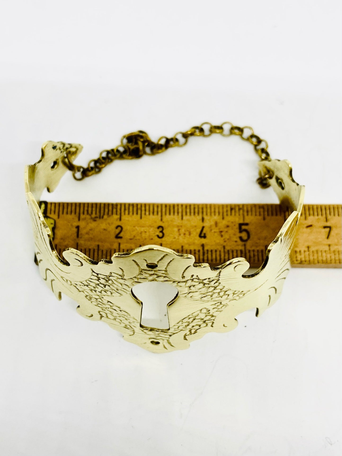 Bracciale SERRATURA OTTONE QUEEN LUCIDO, realizzato con un'antica serratura