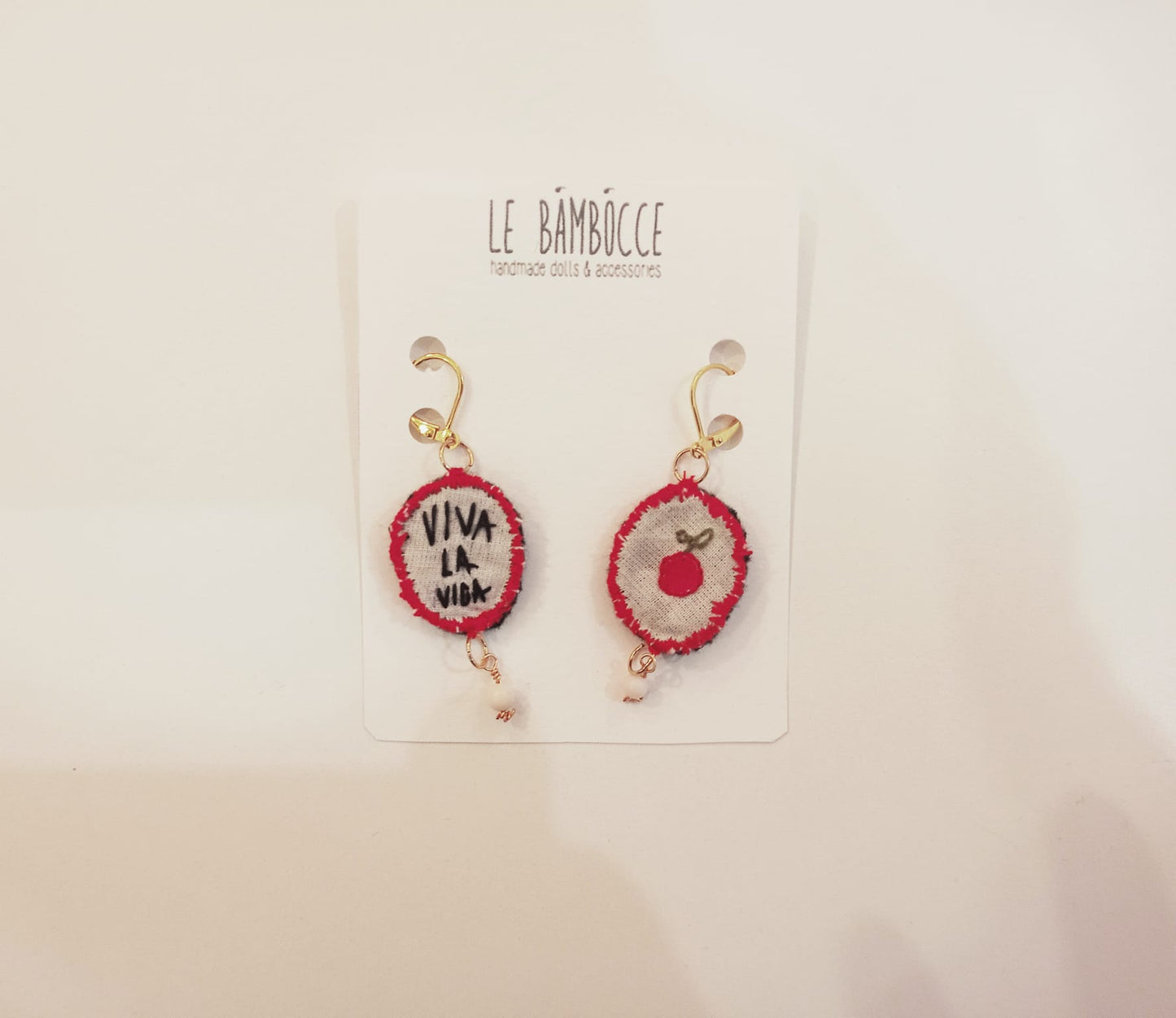 ORECCHINI IN STOFFA DI COTONE RICAMATI A MANO - VIVI LA VIDA - PEZZO UNICO