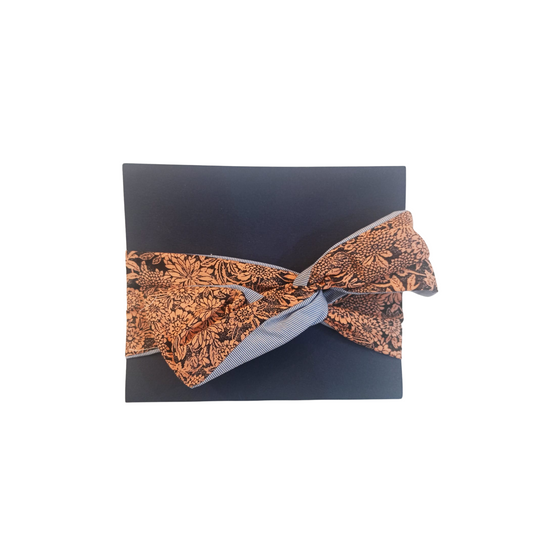 Fascia per capelli bambina, double face, in cotone e con ferretto modellabile.