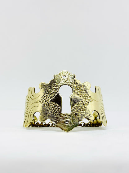Bracciale SERRATURA OTTONE QUEEN LUCIDO, realizzato con un'antica serratura