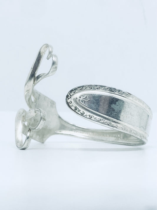 Bracciale FORCHETTA CUORI in lega d'argento realizzato con un'antica posata