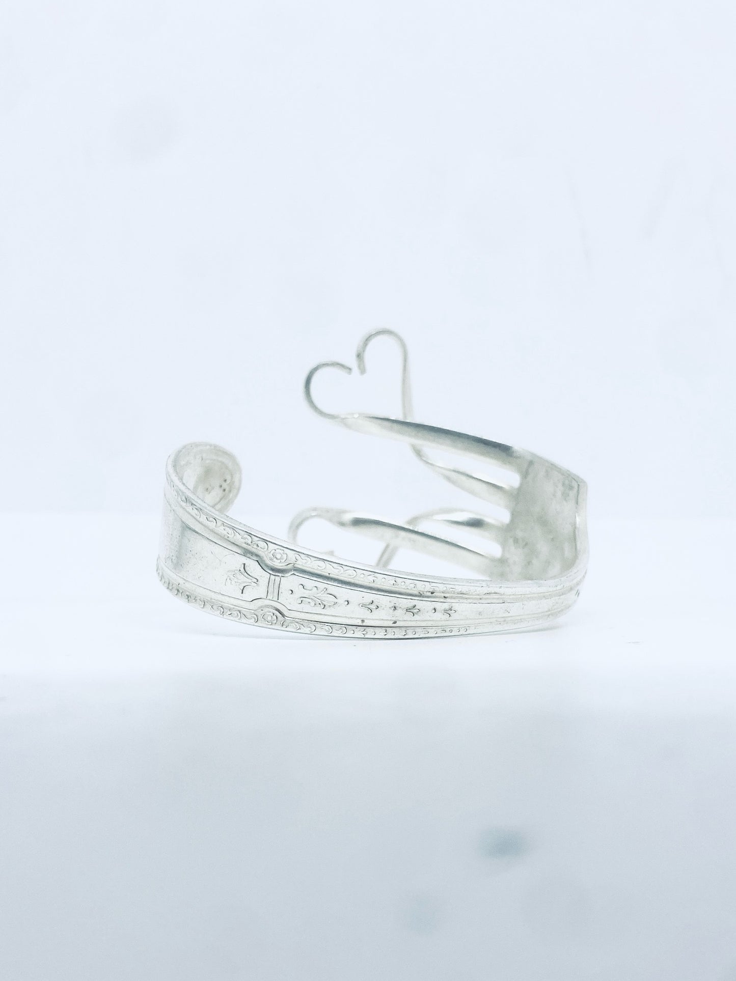 Bracciale FORCHETTA CUORI in lega d'argento realizzato con un'antica posata